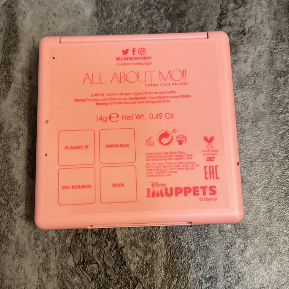 CIATÉ LONDON All About Moi! Miss Piggy Blush Palette - Picture 3 of 5